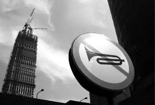 网络时代双刃剑效应下的涉黄问题,免费看污网站的立场与个人选择挑战