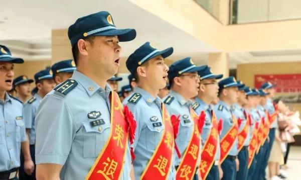 退军人最新政策下的心灵宁静之旅,走进自然拥抱新生活