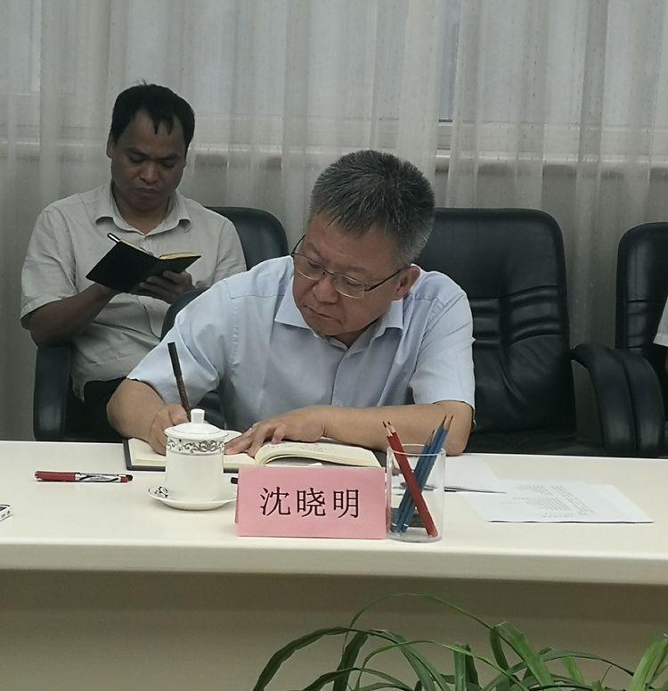 出鄂最新政策下的温馨故事，归途与希望