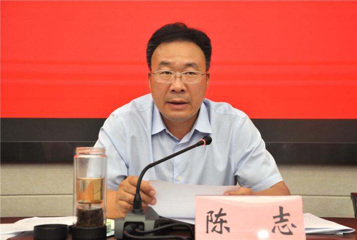 世界最新疫情新冠病毒,世界最新疫情新冠病毒,小巷深处的独特邂逅