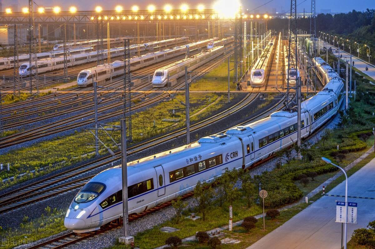 国铁集团高铁最新动态,飞驰的友情与家的温馨之旅