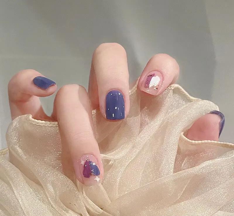 最新款指甲美甲,时尚潮流下的个性表达与立场探讨