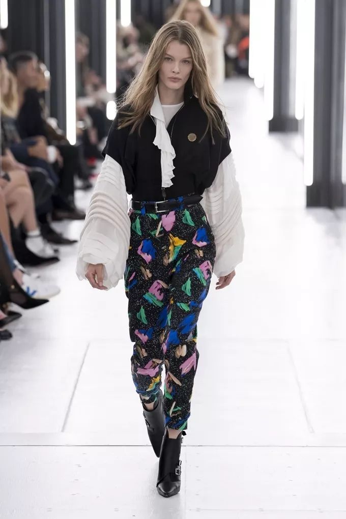 LV最新时装秀，时尚前沿的璀璨盛宴，展现独特魅力风采