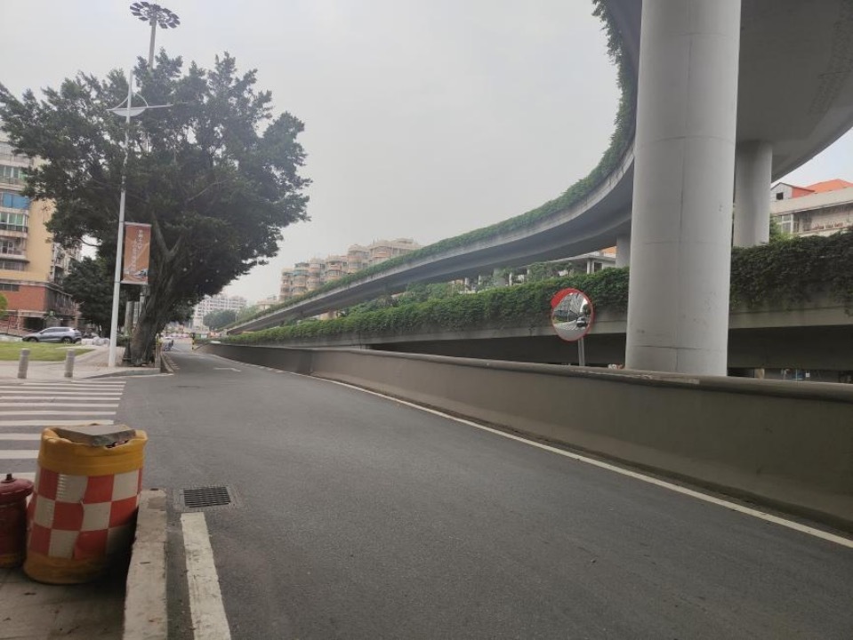 鹤洞桥底最新涉黄情况揭秘,站街现象直击