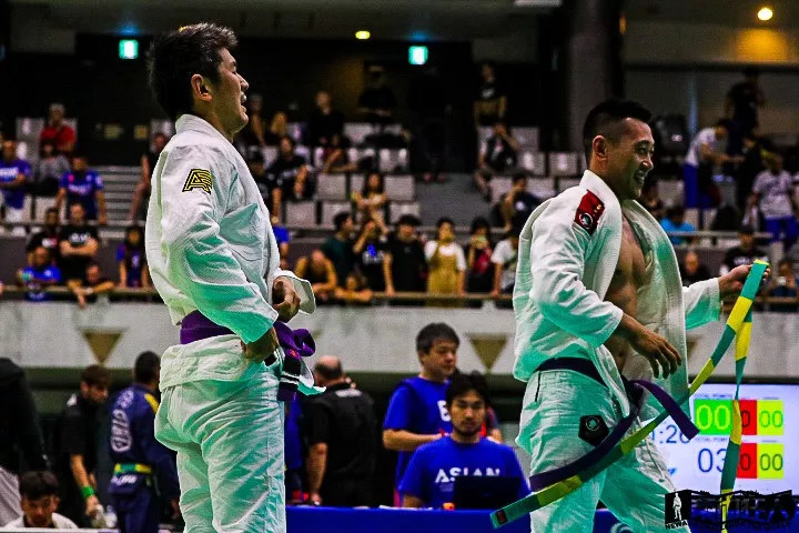 巴柔比赛，技艺探讨与观点阐述