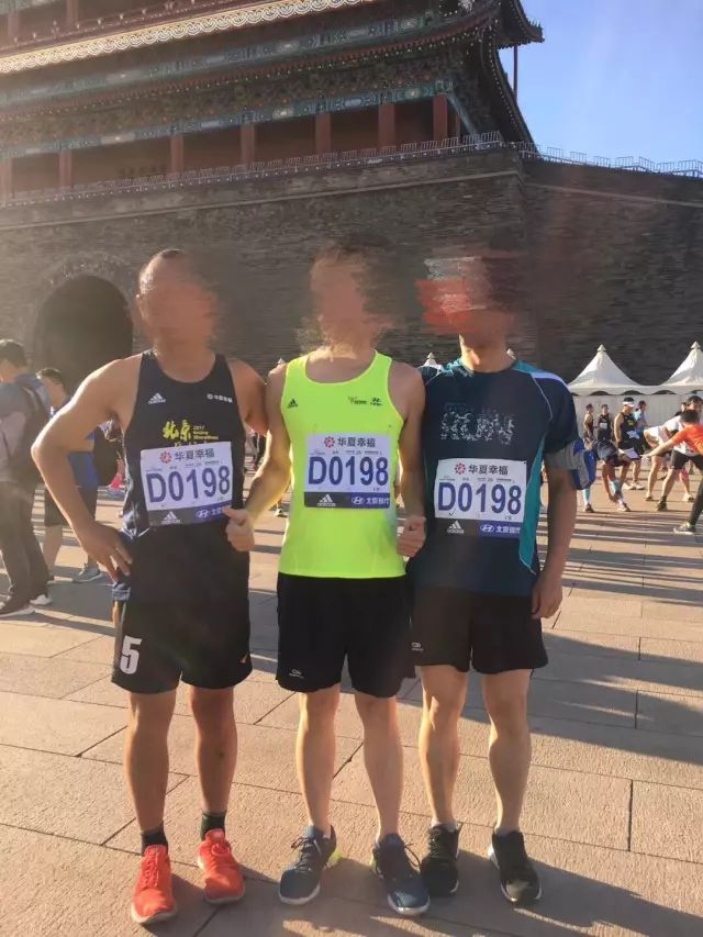 北马比赛服，赛场上的独特风采展示