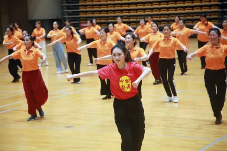 最新排舞,科技与生活融合的革命性舞蹈产品,引领舞蹈新时代风潮