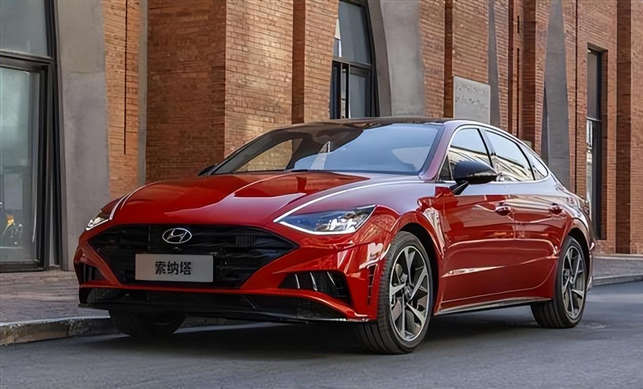 卡宴全新换代上市,引领市场潮流,升级引领未来