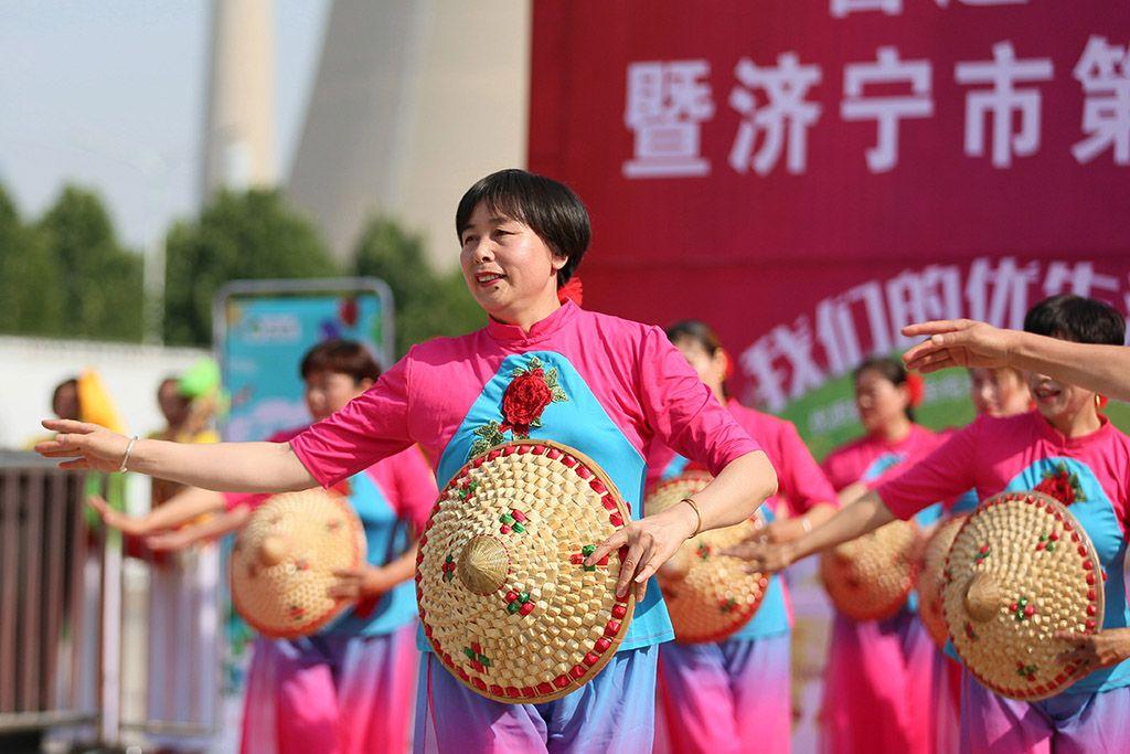 最新广场舞风采展示,舞动自信,绽放无限魅力