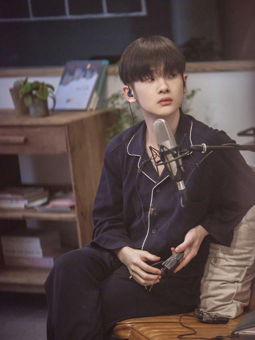 19岁男明星的璀璨崛起之路