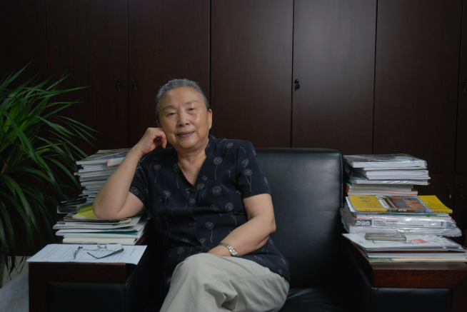 演员张锦秋,从舞台到荧屏的自信蜕变与成就之光