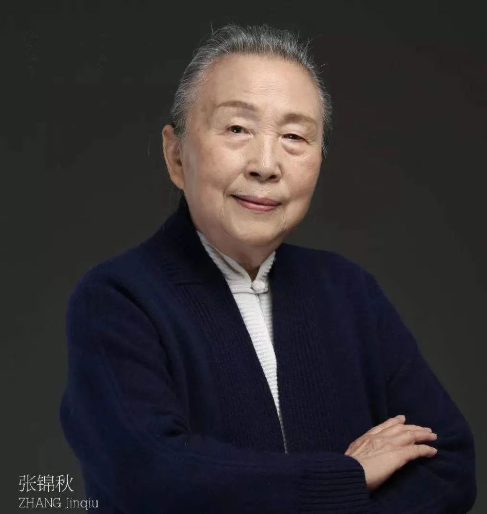 演员张锦秋,从舞台到荧屏的自信蜕变与成就之光