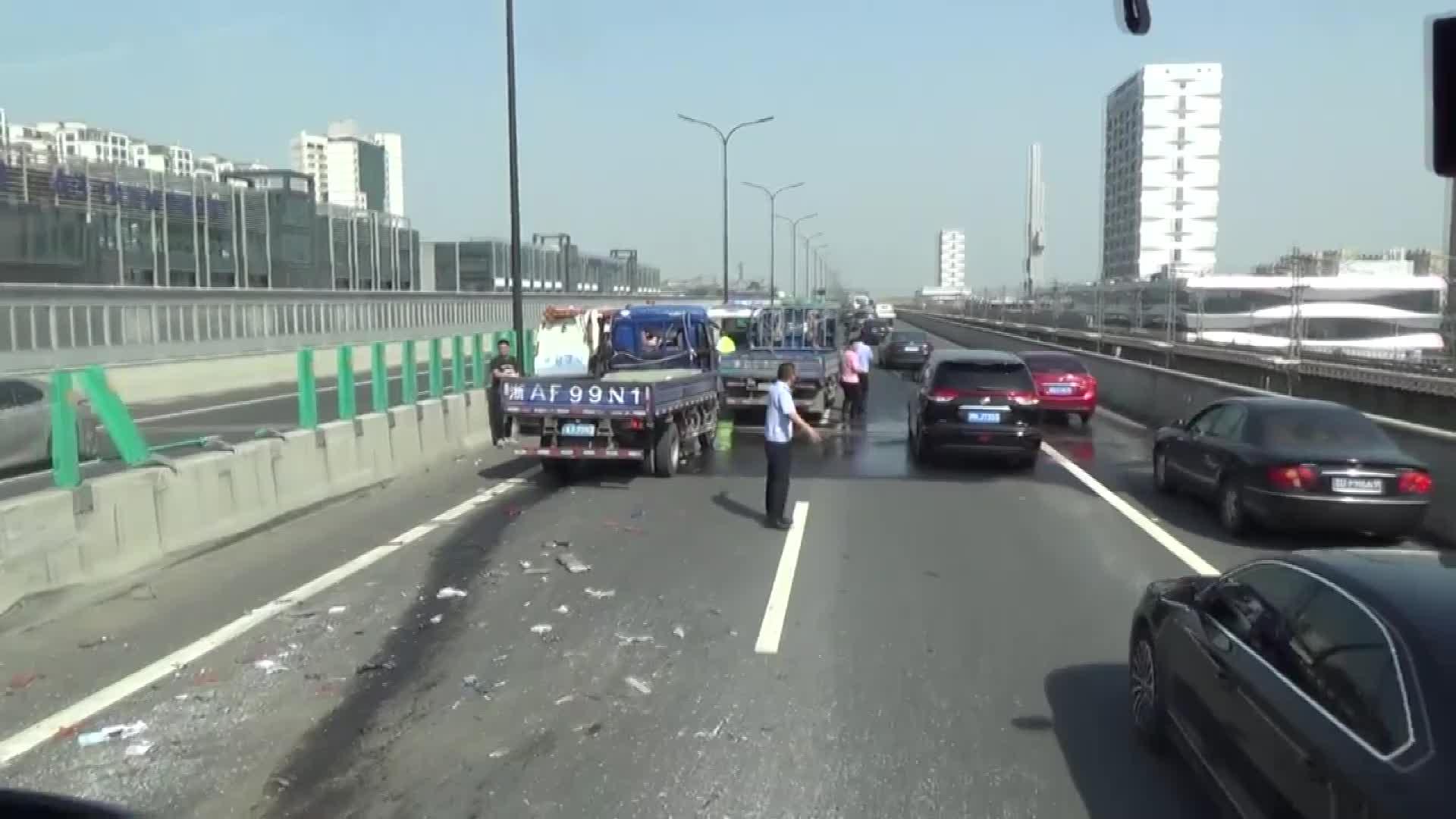 绍兴交通事故最新报道与巷弄深处的独特美食探秘