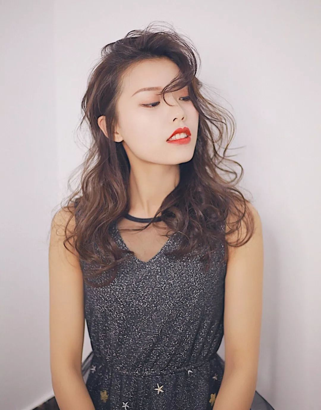 最新潮流发型，启程自然美景的心灵之旅