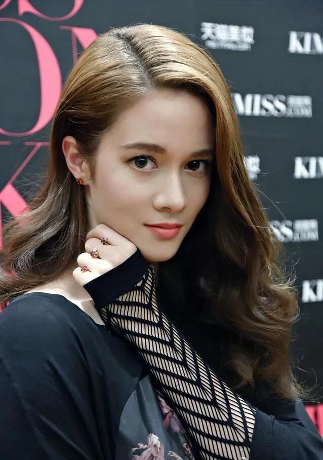 徐嘉雯，战狼2中的耀眼明星