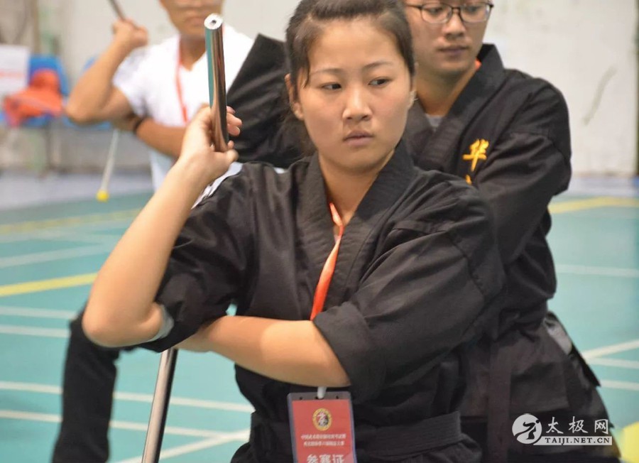 技艺传承与较量，棍法比赛的精神与风采展示