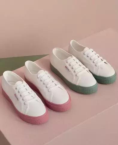 新款小白鞋推荐,时尚舒适的潮流之选