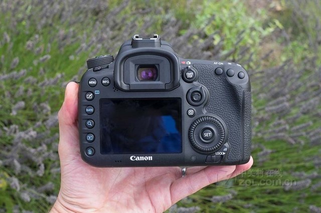 佳能7D2最新价格探讨与分析