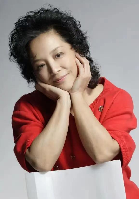 上海扮演母亲角色的女演员简介